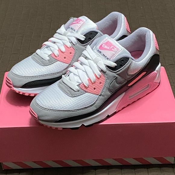Nike Shoes - Nike air max 90